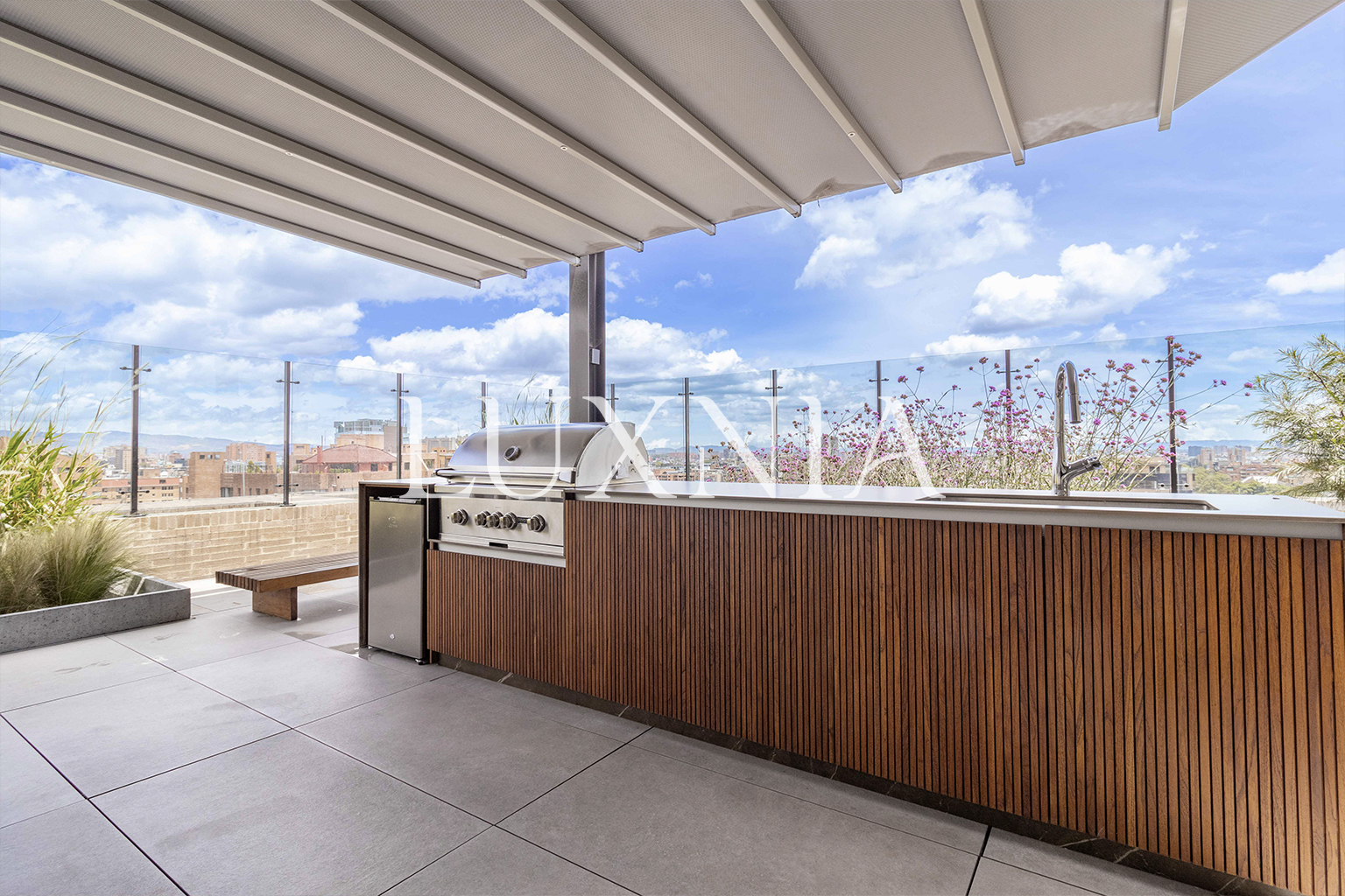 terraza BBQ Apartamento en Arriendo LA CABRERA