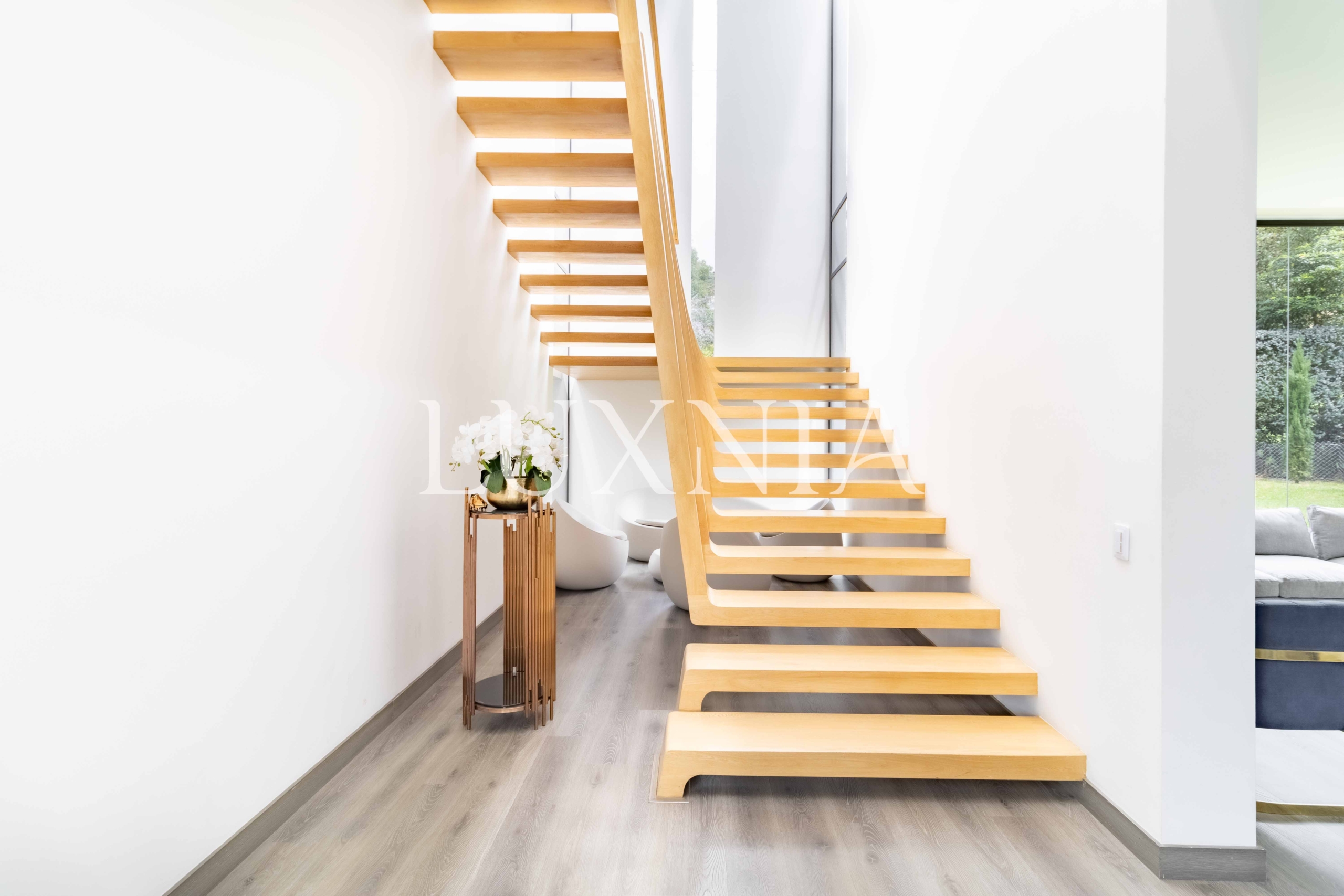 Escalera_1 Casa en Venta, SOPO